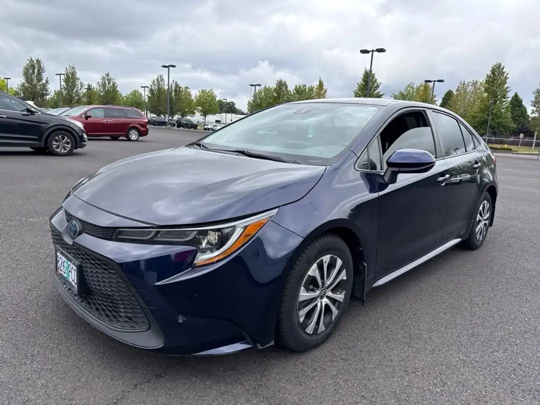 2022 Toyota Corolla Hybrid LE - Image 2