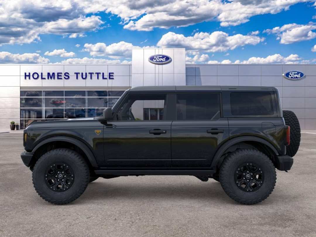 2026 Ford Bronco Badlands - Image 3