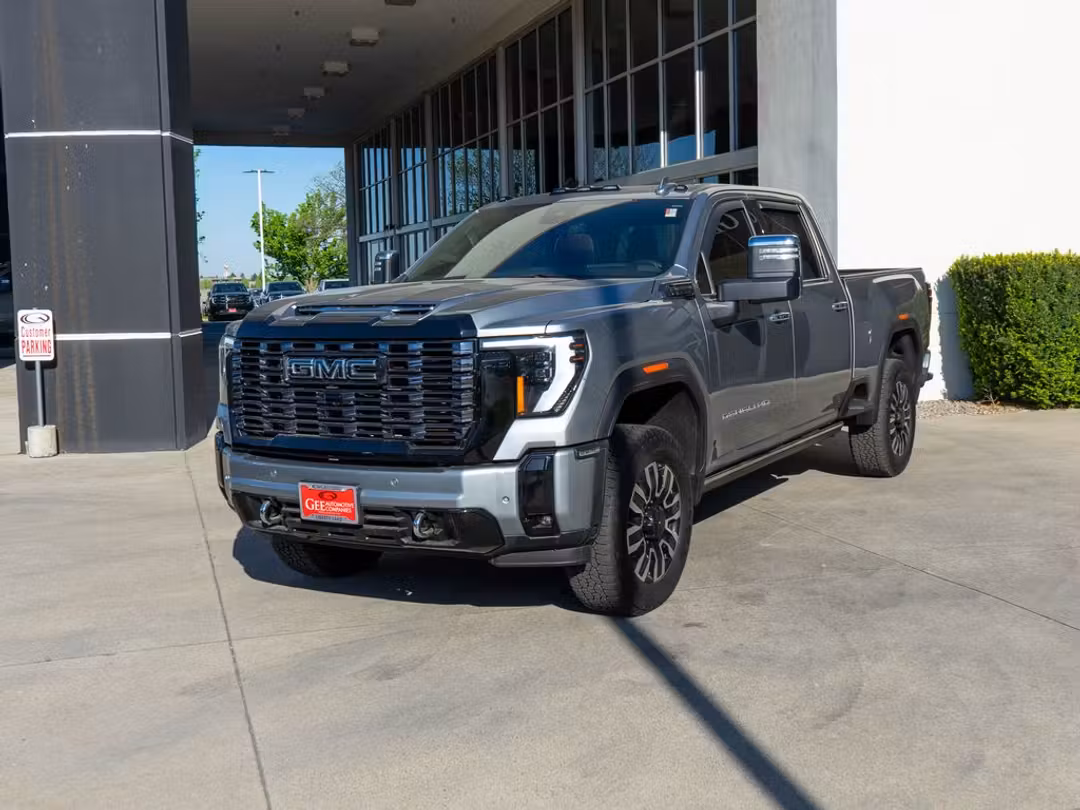 2025 GMC Sierra 2500Hd Denali Ultimate - Image 3