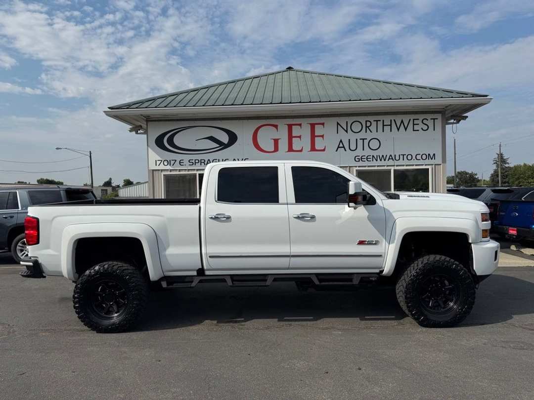 2019 Chevrolet Silverado 2500Hd LTZ - Image 2