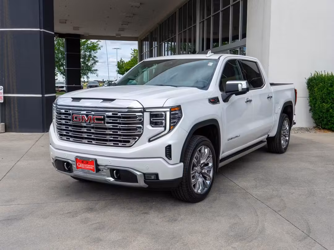 2023 GMC Sierra 1500 Denali - Image 3