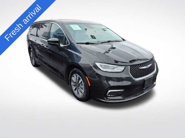 2023 Chrysler Pacifica Hybrid Touring L