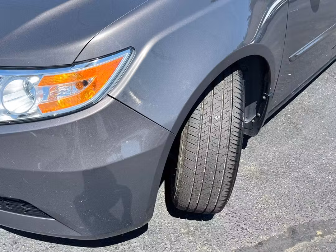 2013 Honda Odyssey EXL - Image 2