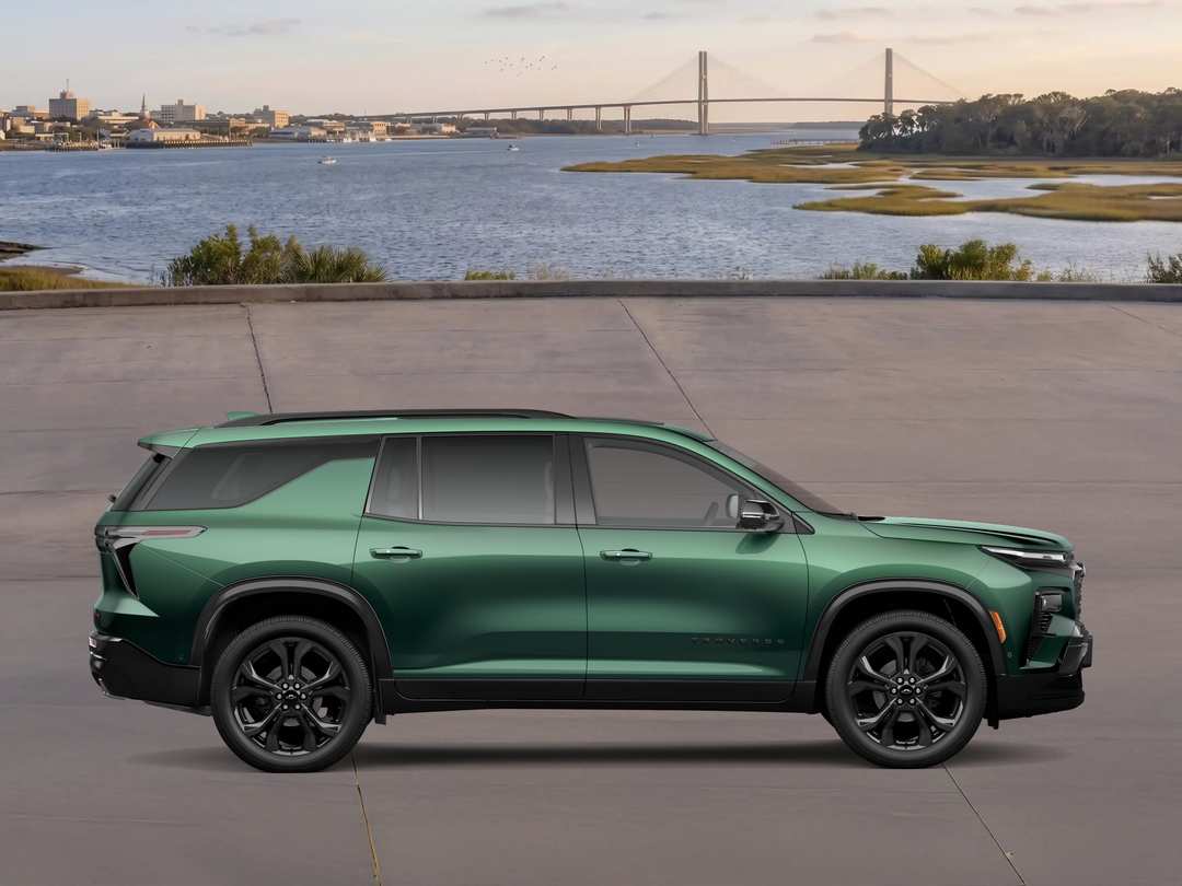 2027 Chevrolet Traverse RS - Image 3
