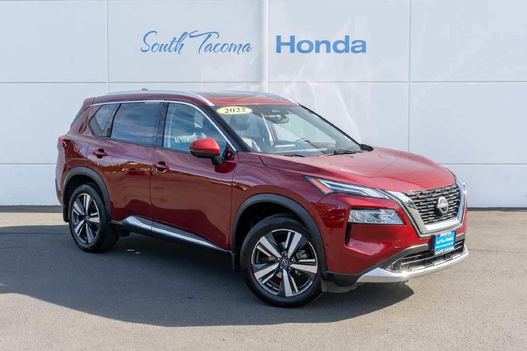 2022 Nissan Rogue Platinum - Image 2