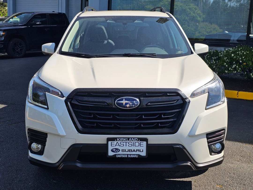 2023 Subaru Forester Premium - Image 2