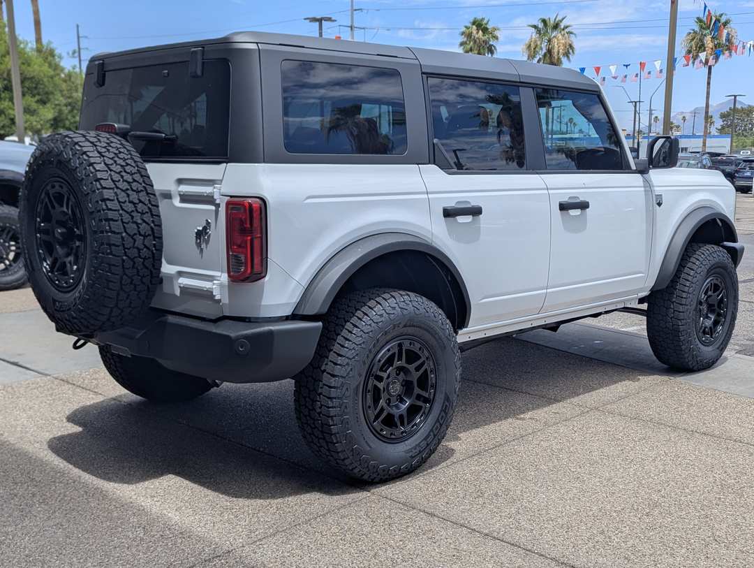 2026 Ford Bronco Big Bend - Image 2