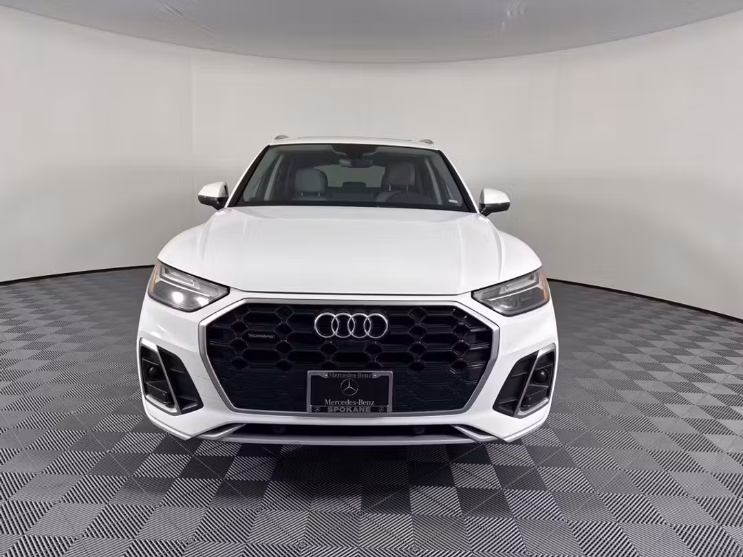2022 Audi Q5 45 S line Premium - Image 2