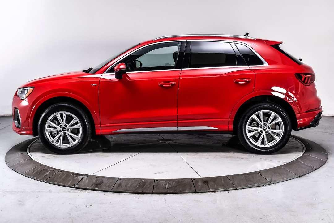 2022 Audi Q3 Premium - Image 3