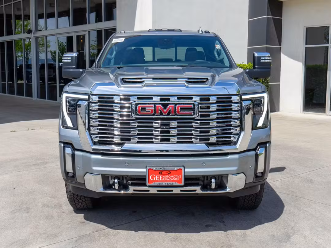 2026 GMC Sierra 2500Hd Denali - Image 2