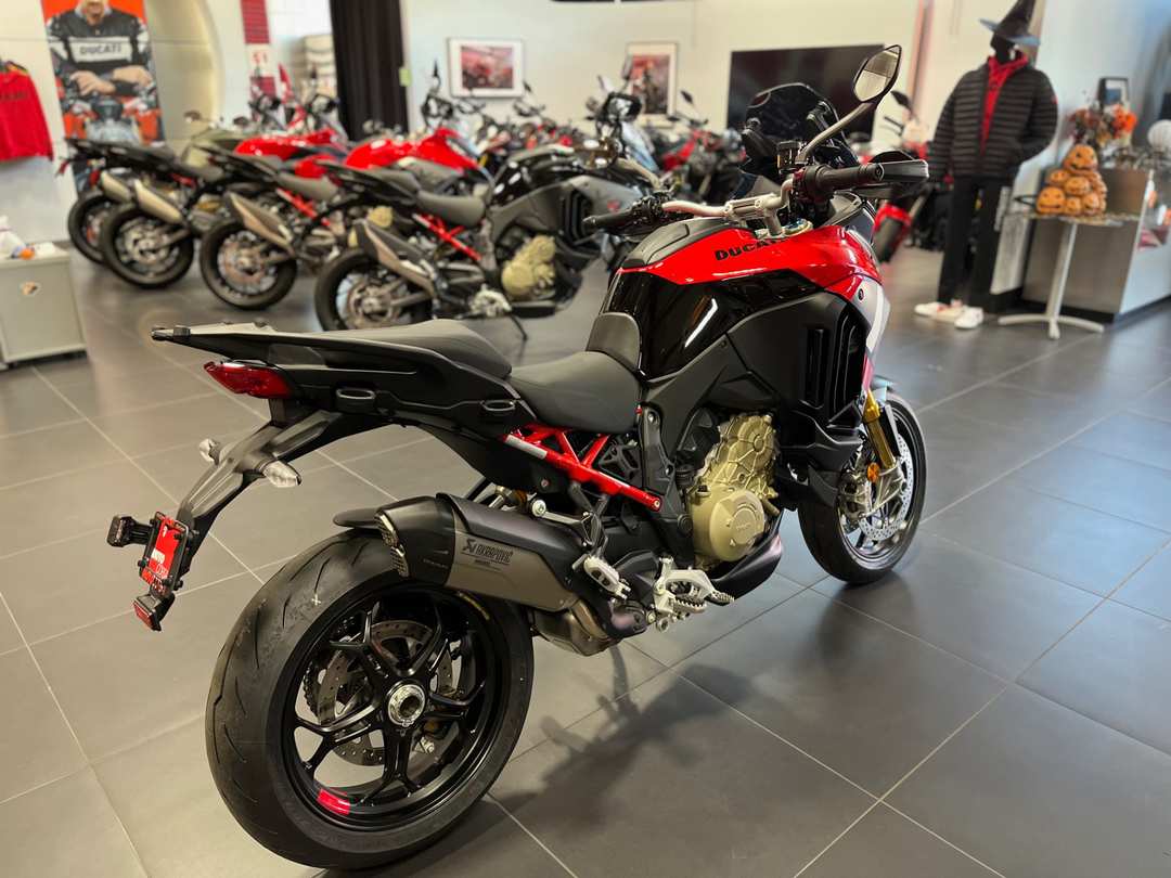 2027 Ducati Mts V4 Pp - Image 3