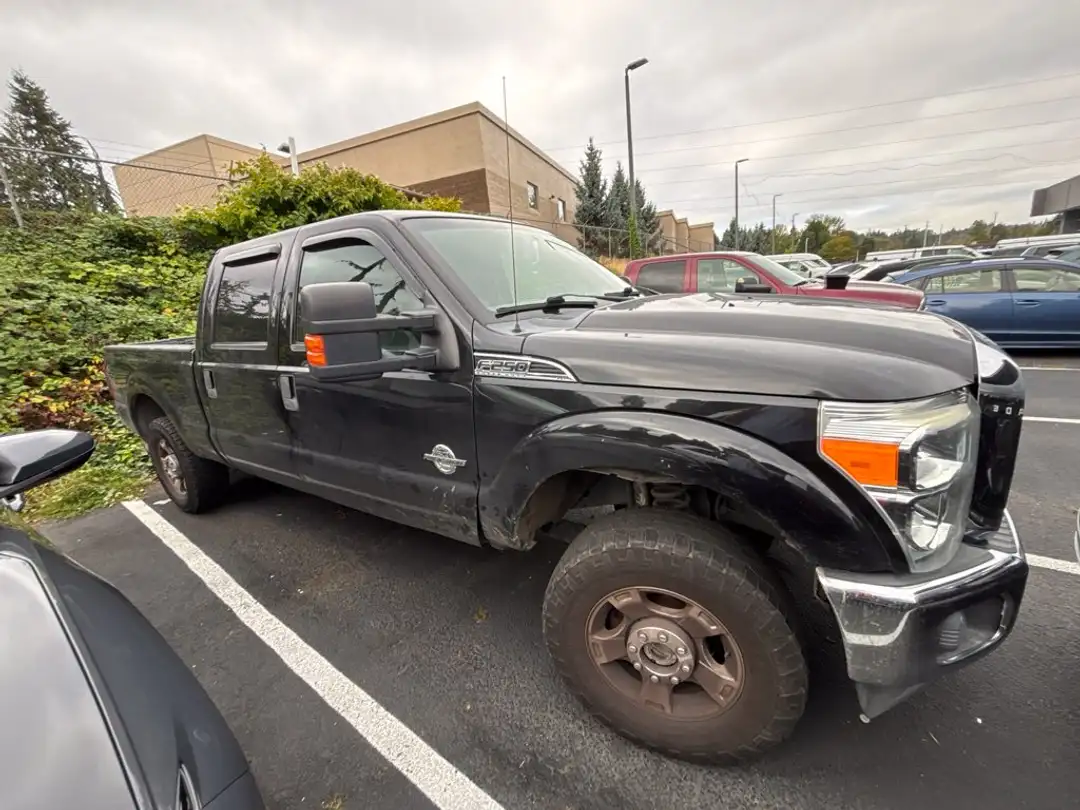 2012 Ford F-250Sd XLT - Image 2
