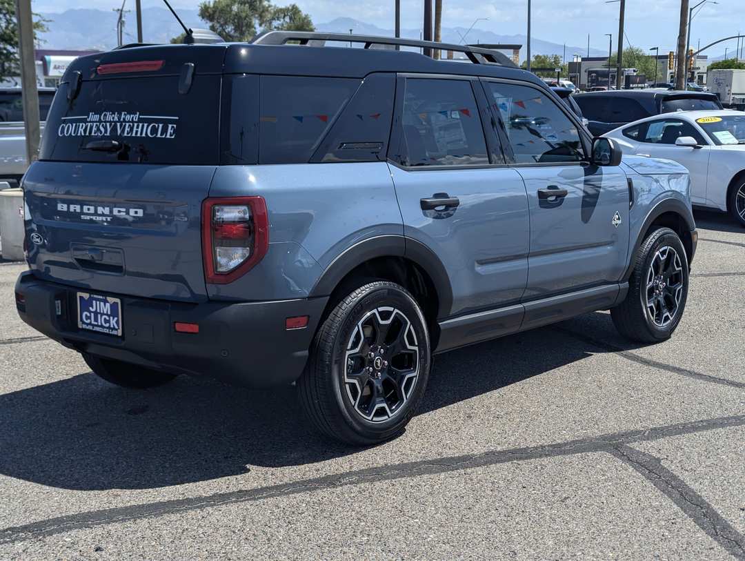 2026 Ford Bronco Sport Outer Banks - Image 2