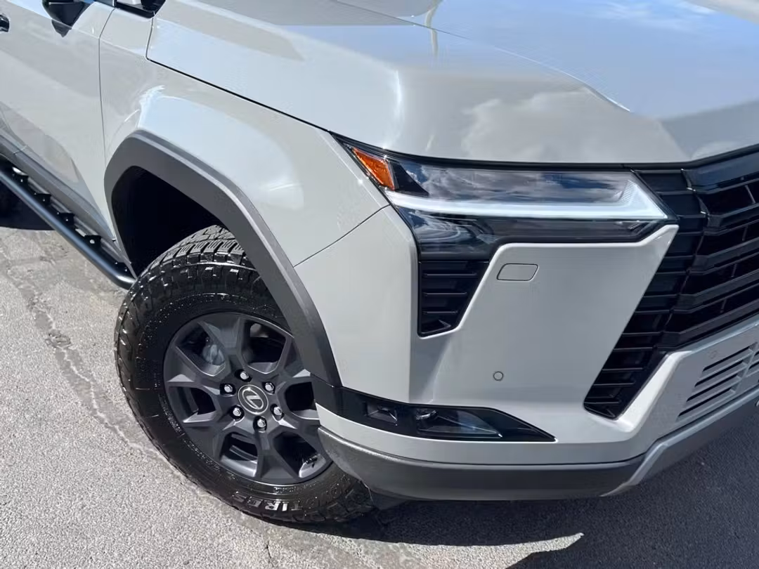 2024 Lexus GX 550 Overtrail+ - Image 2