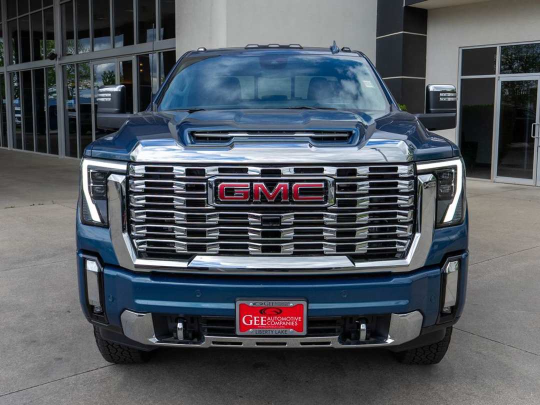 2026 GMC Sierra 2500Hd Denali - Image 2