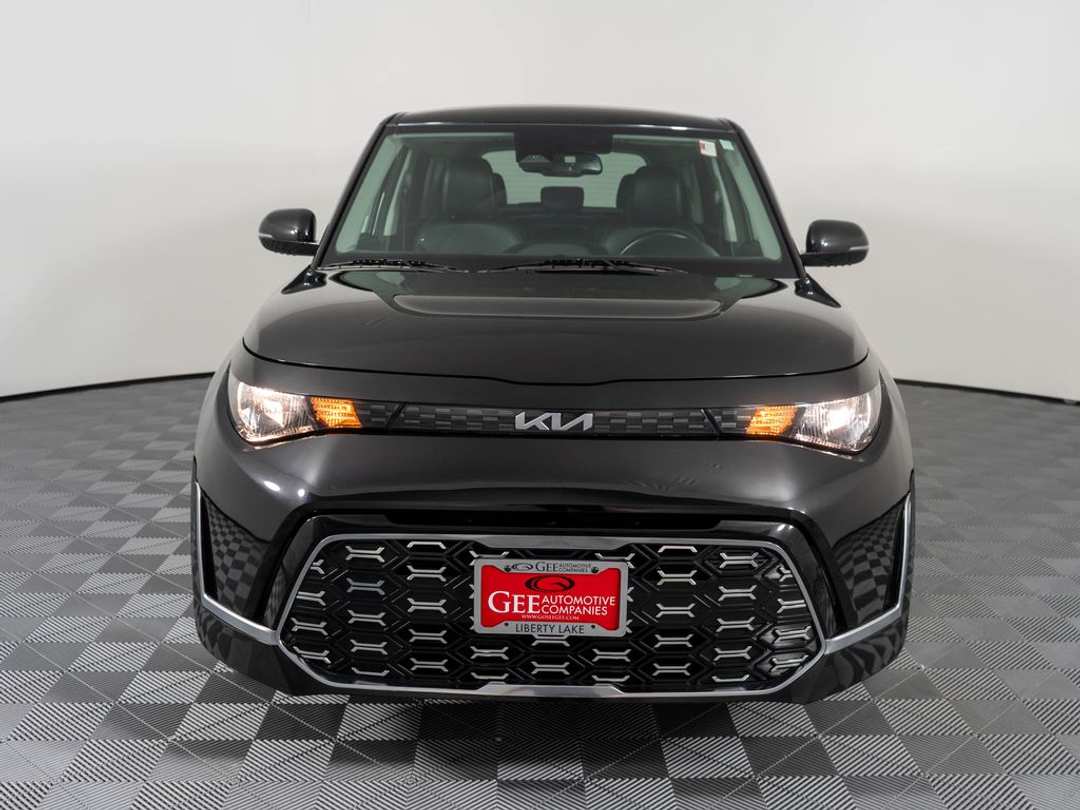 2023 Kia Soul GTLine - Image 2