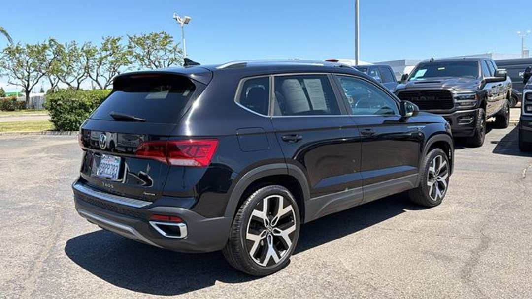 2022 Volkswagen Taos 1.5T SEL - Image 3