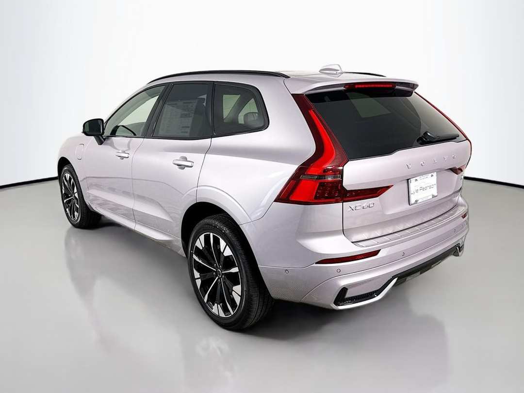 2026 Volvo Xc60 Plug-In Hybrid T8 Plus - Image 3