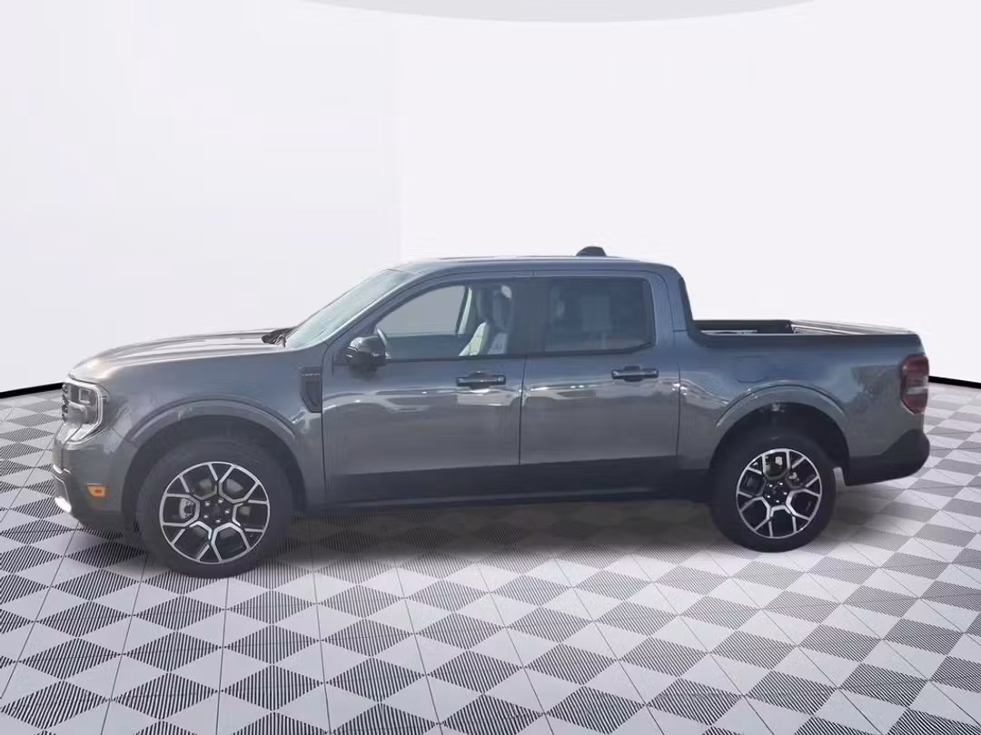 2026 Ford Maverick Lariat - Image 2