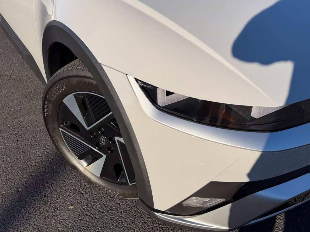 2027 Hyundai Ioniq 5 SE - Image 2