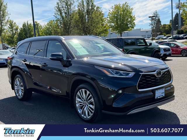 2022 Toyota Highlander Platinum