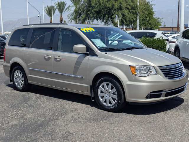 2013 Chrysler Town & Country Touring