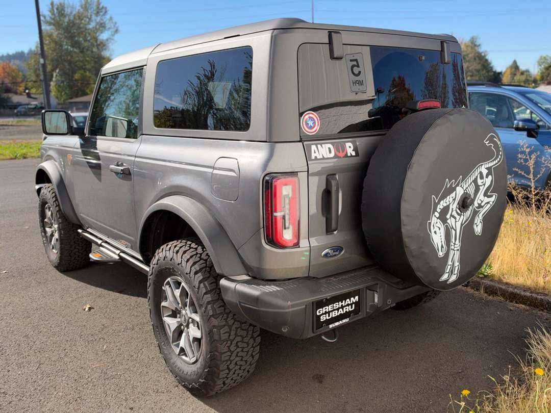 2025 Ford Bronco Badlands - Image 2