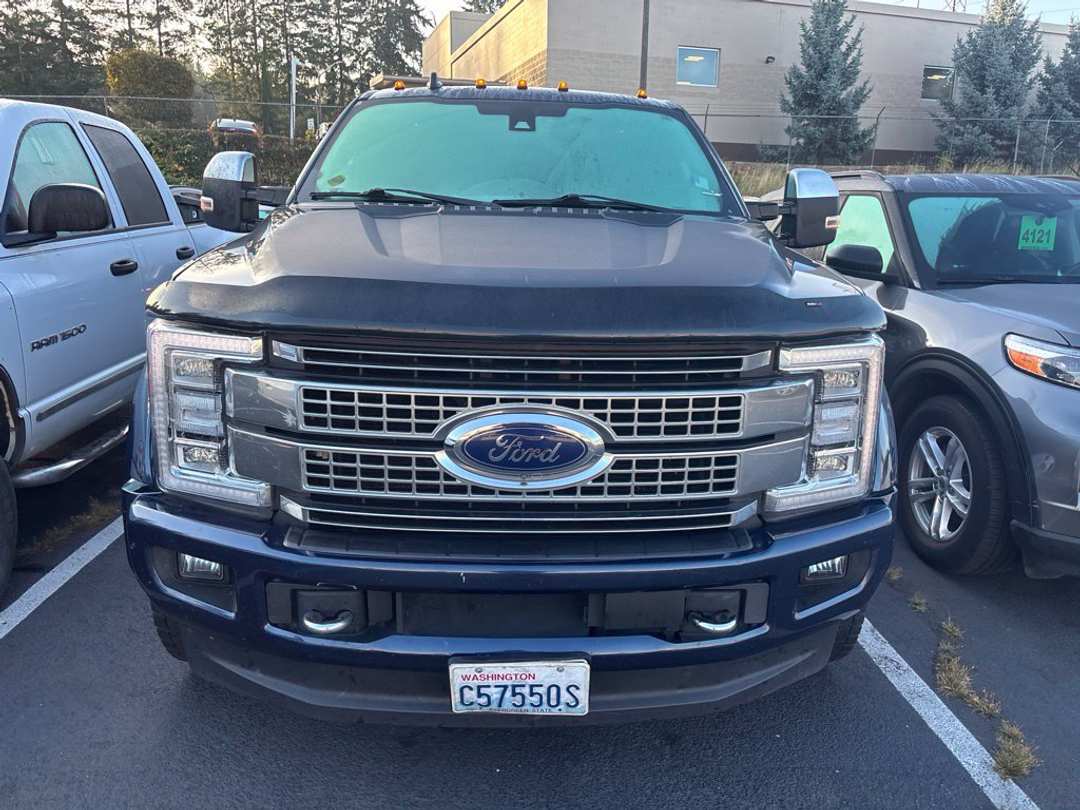 2019 Ford F-450Sd Platinum - Image 2