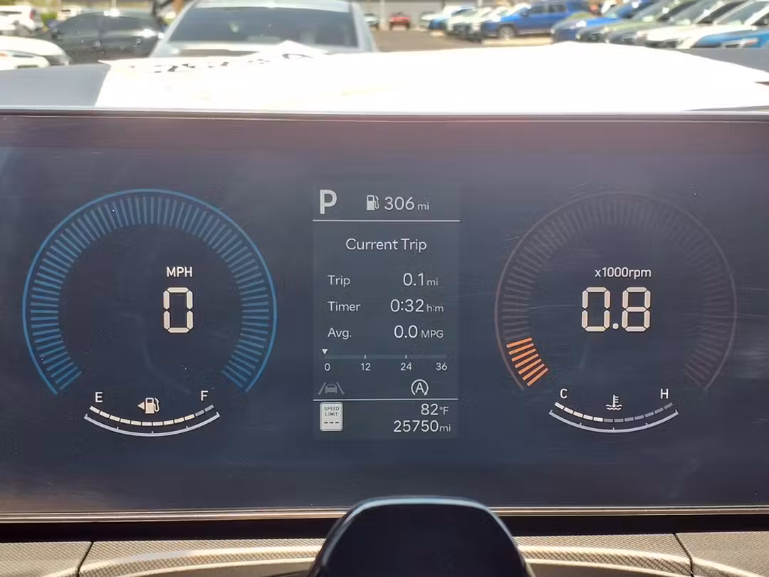 2025 Hyundai Santa Fe SEL - Image 3