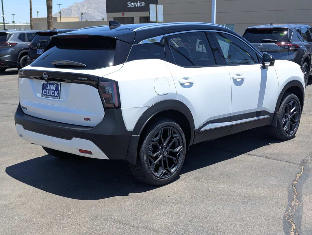 2026 Nissan Kicks SR - Image 2
