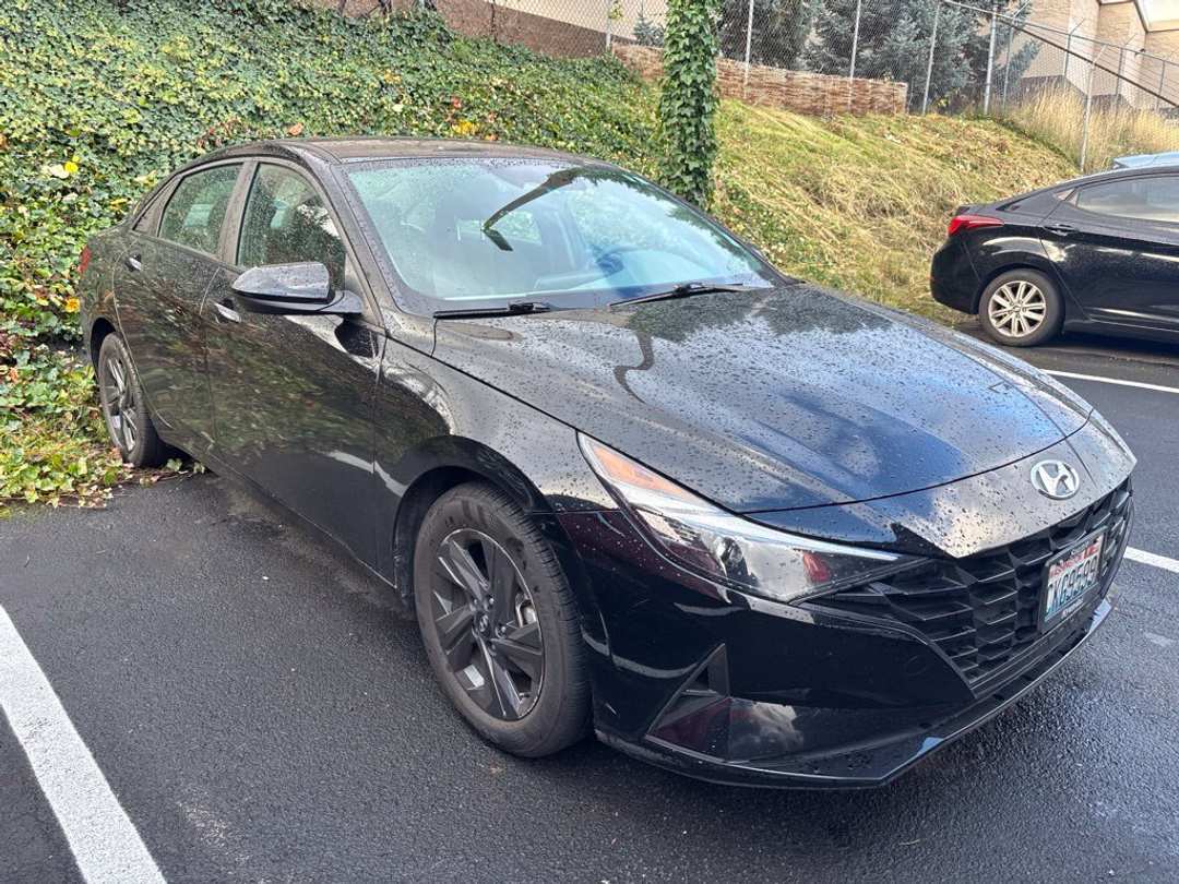 2023 Hyundai Elantra SEL - Image 2