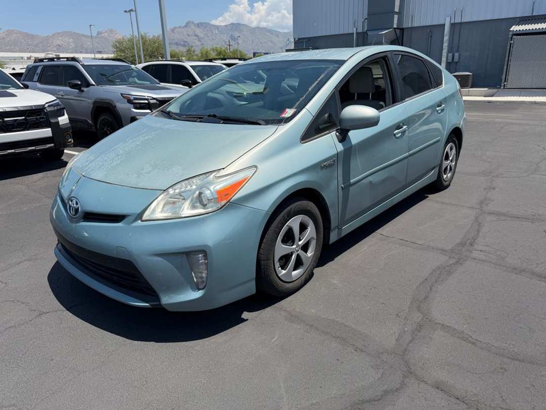 2012 Toyota Prius Three - Image 3