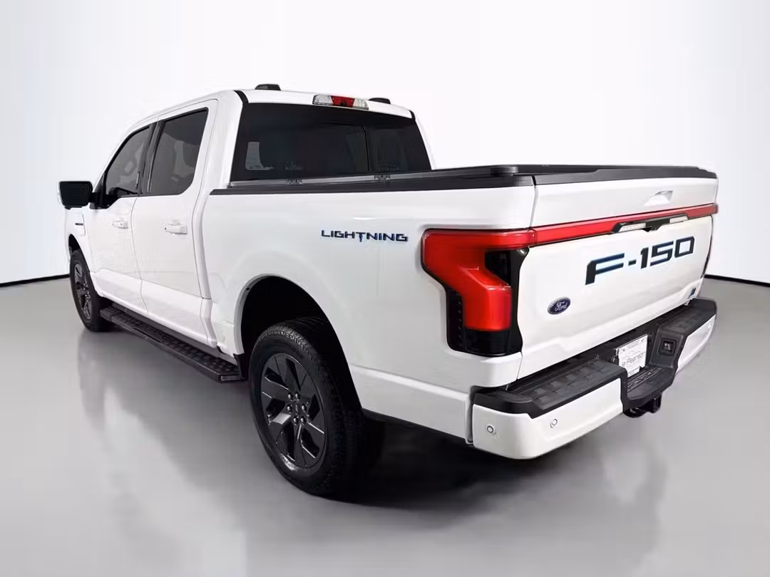 2022 Ford F-150 Lightning Lariat - Image 3