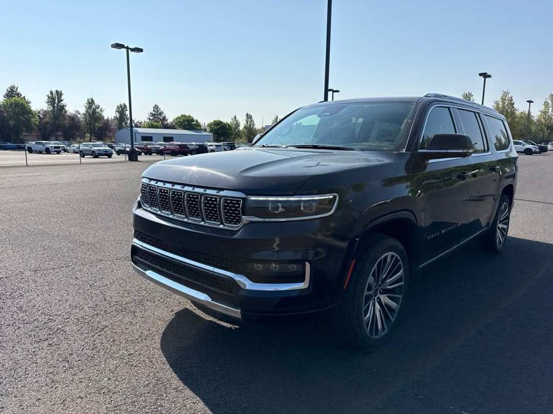 2024 Jeep Grand Wagoneer L Series III - Image 3