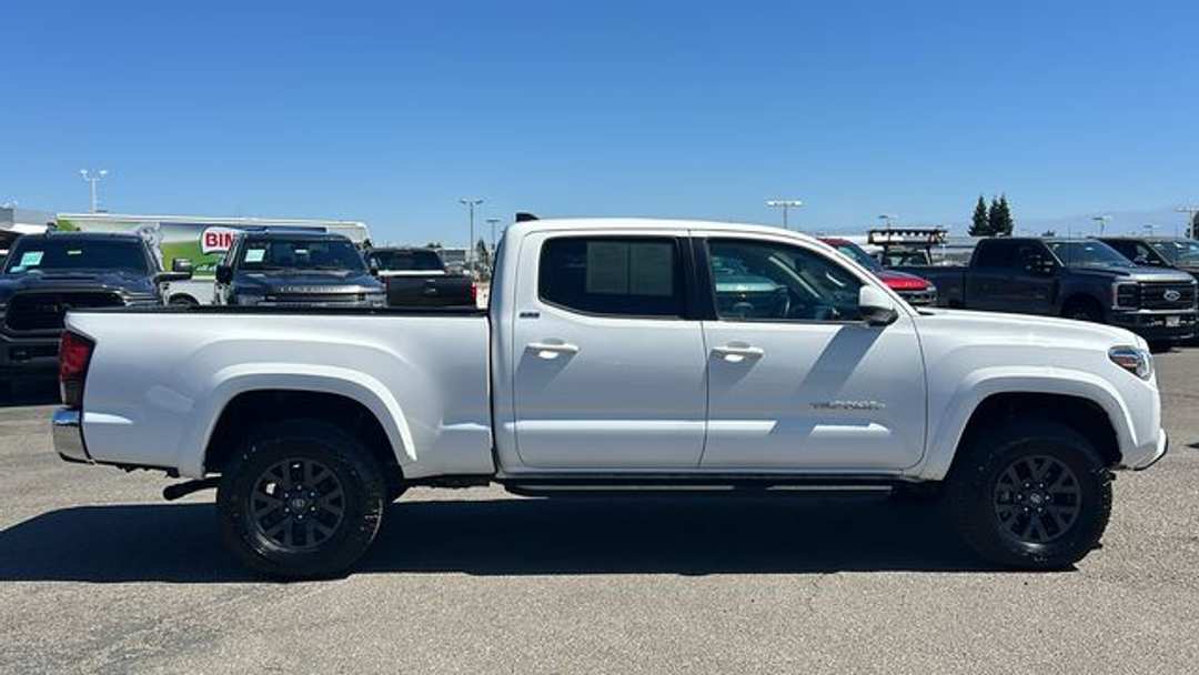 2021 Toyota Tacoma SR5 - Image 2