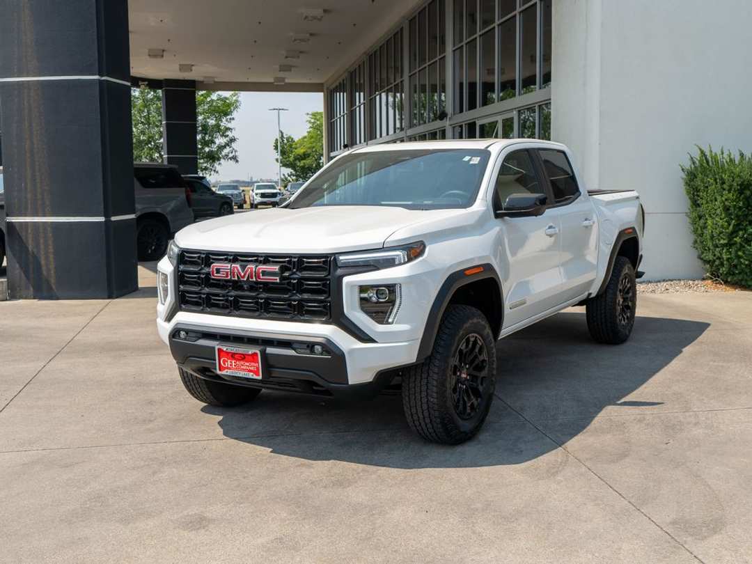 2026 GMC Canyon Elevation - Image 3