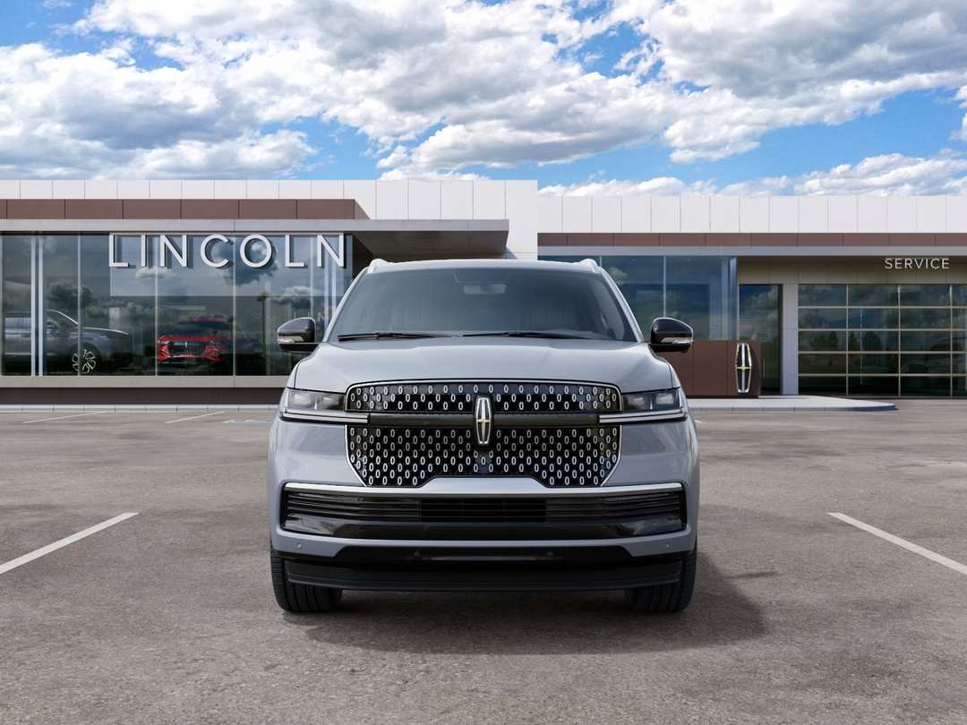 2027 Lincoln Navigator L Reserve - Image 3
