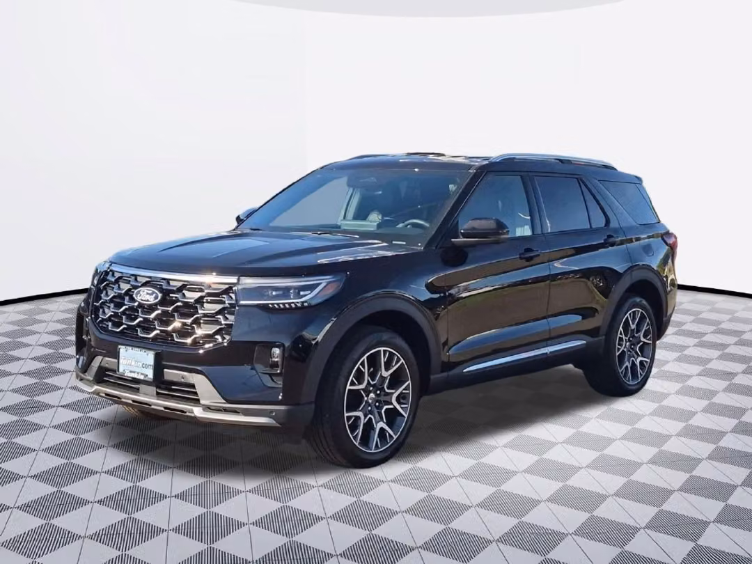 2027 Ford Explorer Platinum - Image 2