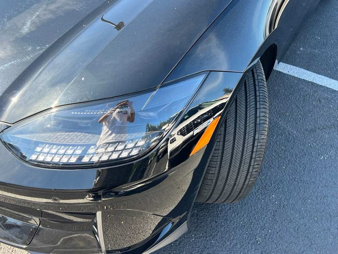 2024 Hyundai Ioniq 6 SE - Image 3