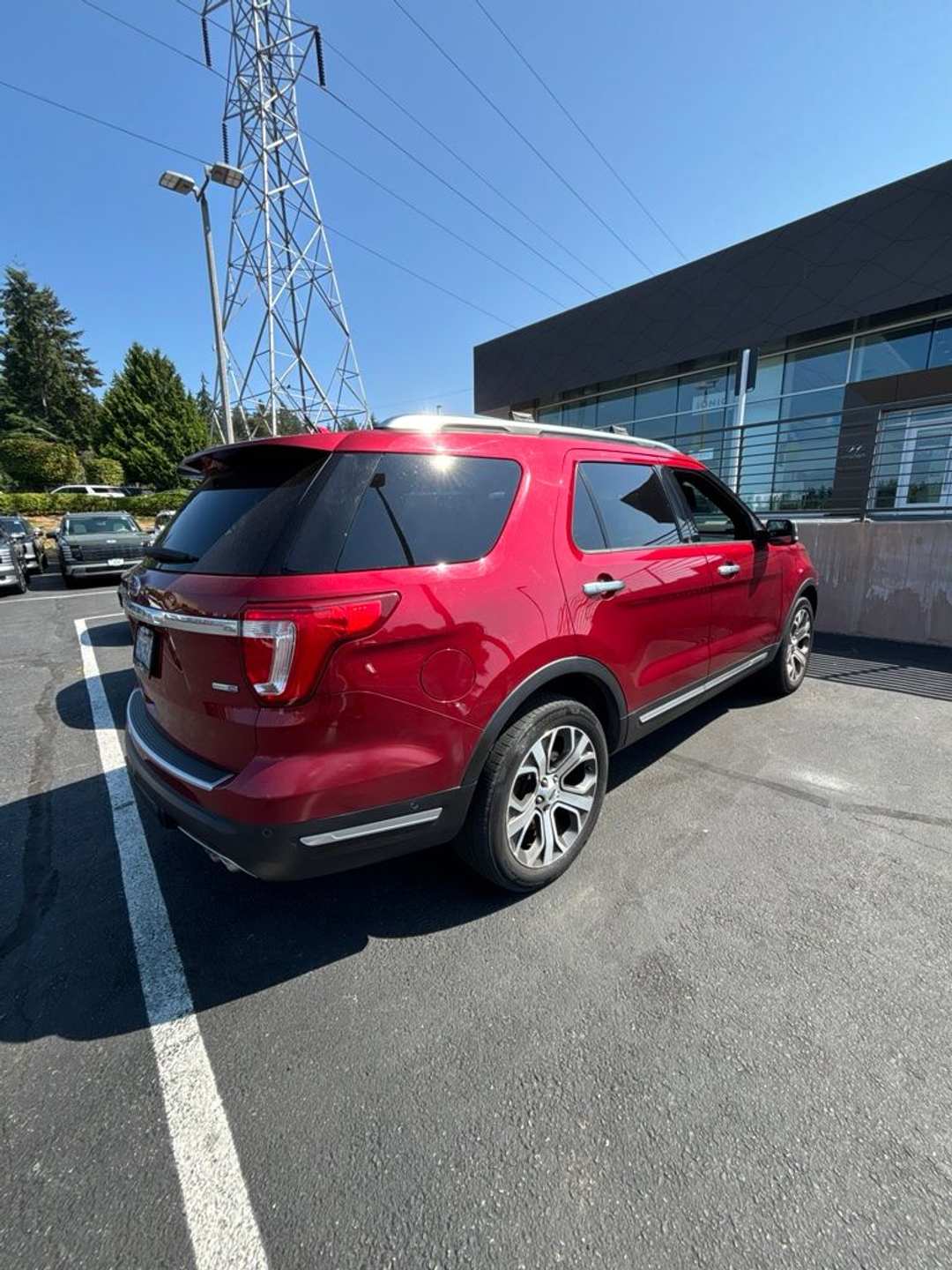2018 Ford Explorer Platinum - Image 2