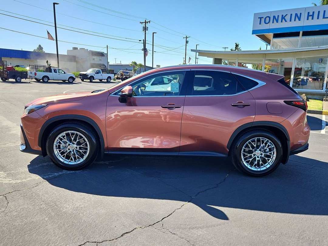 2025 Lexus NX 350 Premium - Image 3