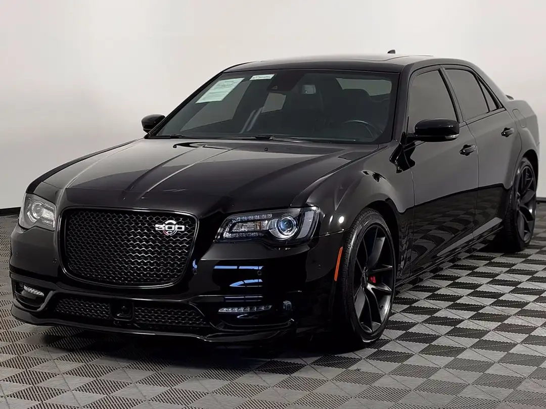 2023 Chrysler 300 C - Image 3
