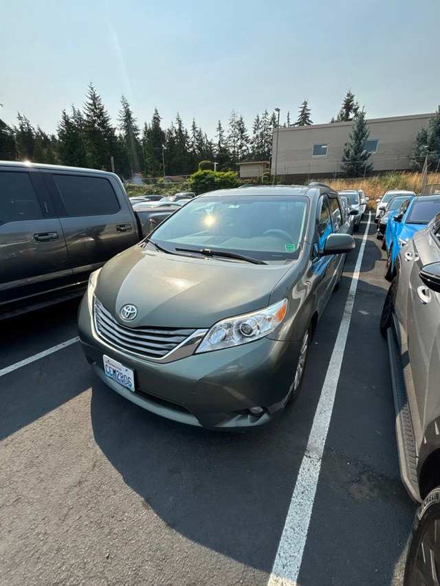 2011 Toyota Sienna XLE