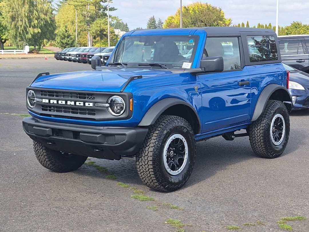 2026 Ford Bronco Base - Image 2