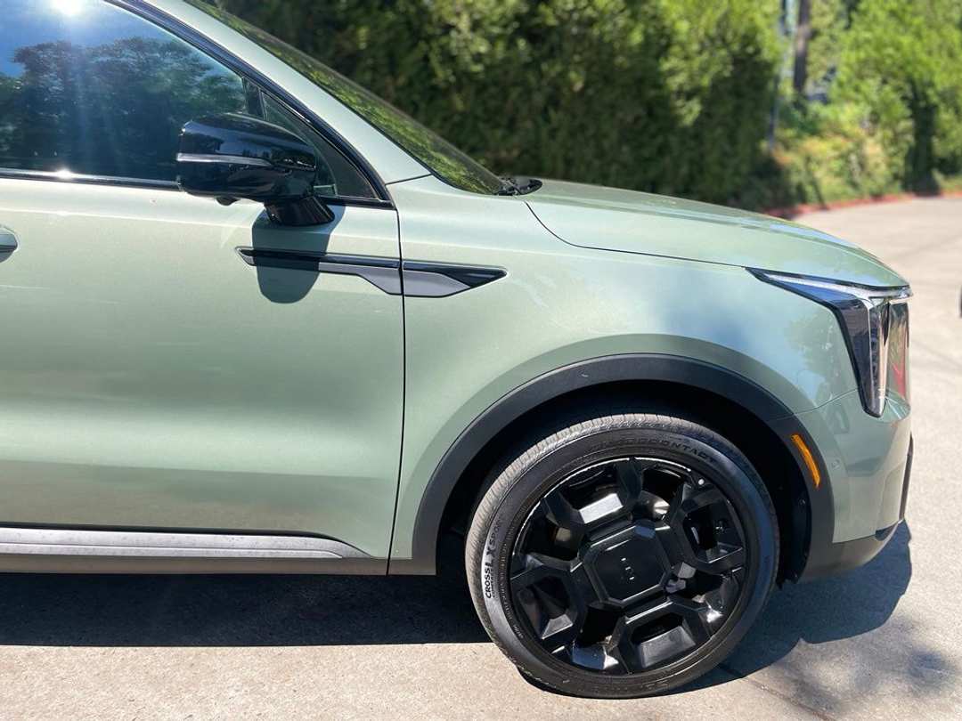 2025 Kia Sorento XLine SX Prestige - Image 2