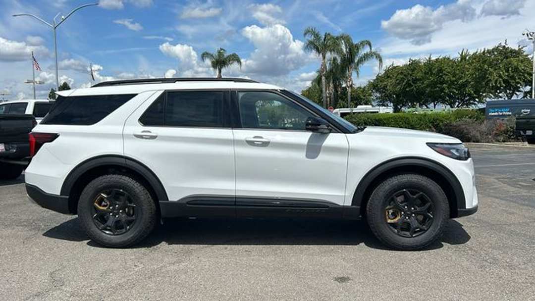 2026 Ford Explorer Tremor - Image 2