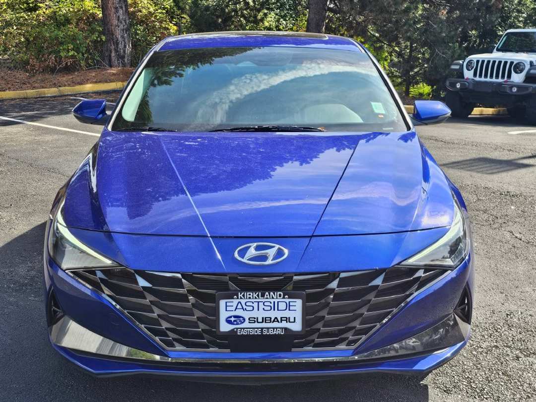 2023 Hyundai Elantra Hybrid Limited - Image 2