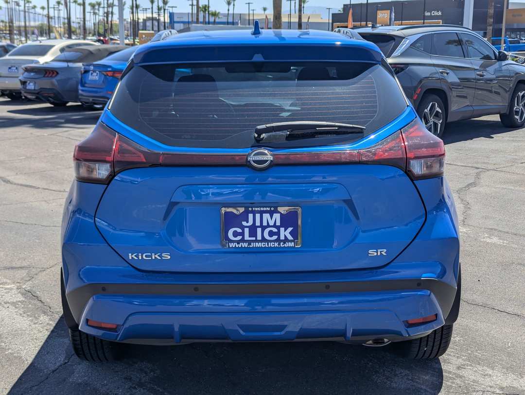 2023 Nissan Kicks SR - Image 3