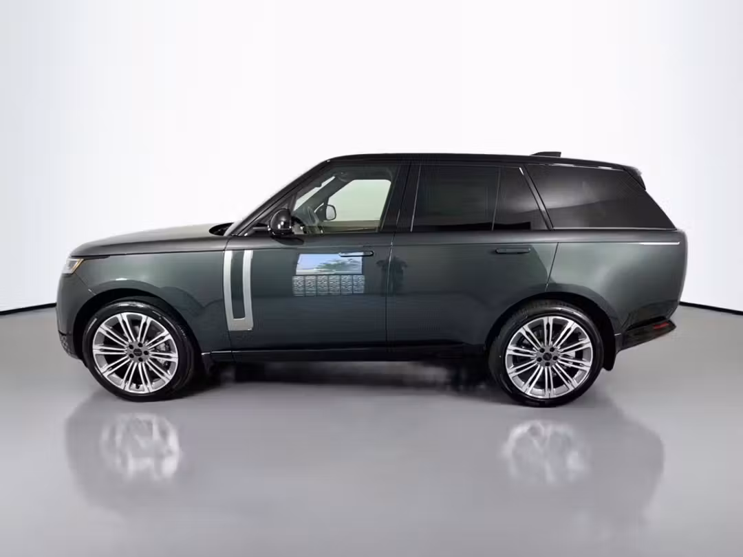 2026 Land Rover Range Rover SE - Image 2