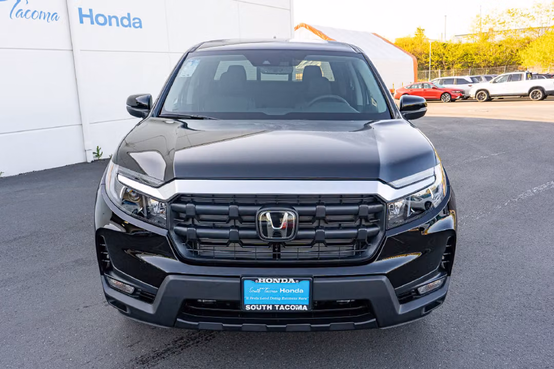 2026 Honda Ridgeline RTL w/Tailgate Blackout - Image 3